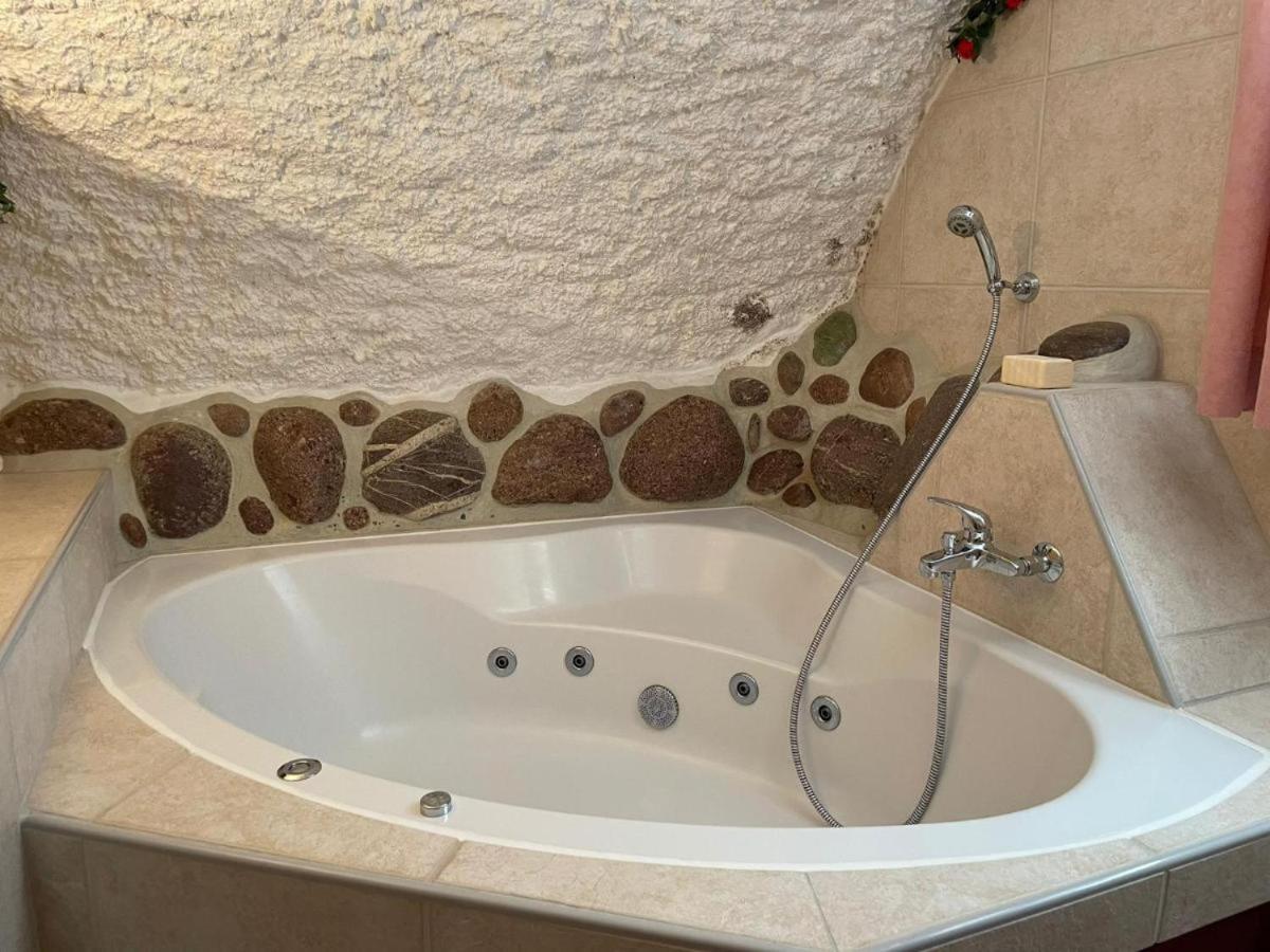 Casa Job - Gasthaus - Sauna, Whirlpool - Trun المظهر الخارجي الصورة