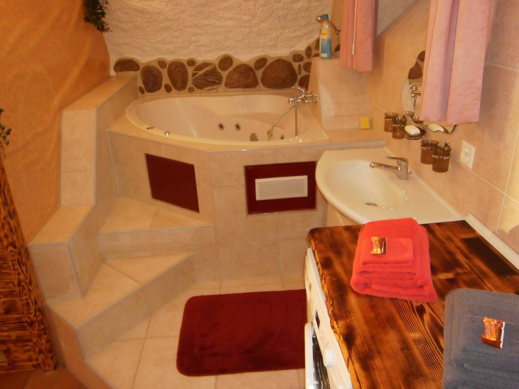 Casa Job - Gasthaus - Sauna, Whirlpool - Trun المظهر الخارجي الصورة